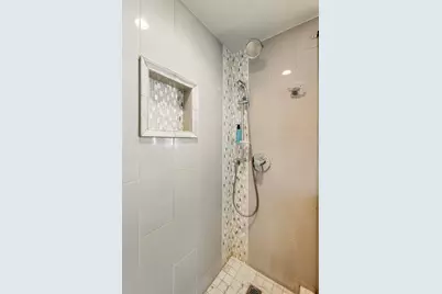 40 E Cedar Street #18B, Chicago, IL 60611 - Photo 13