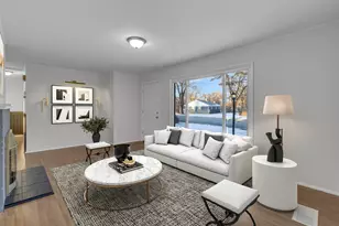 397 Oswego St, Park Forest, IL 60466 - Photo 3