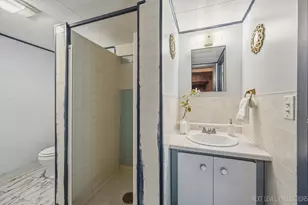 906 Carol Ave, Elgin, IL 60123 - Photo 21