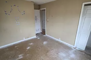 300 Hickory Ave, Romeoville, IL 60446 - Photo 9