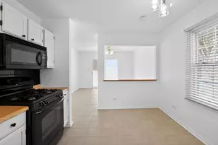 1345 Laurie Ln, Hanover Park, IL 60133 - Photo 7