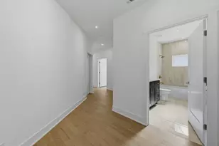 19 Marina Dr, Des Plaines, IL 60016 - Photo 19