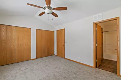 2276 Flagstone Lane, Carpentersville, IL 60110 - Photo 17