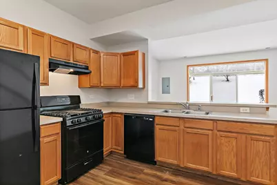 2276 Flagstone Lane, Carpentersville, IL 60110 - Photo 5