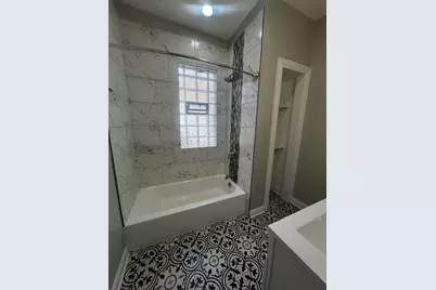 3257 W Warren Boulevard #2, Chicago, IL 60624 - Photo 9