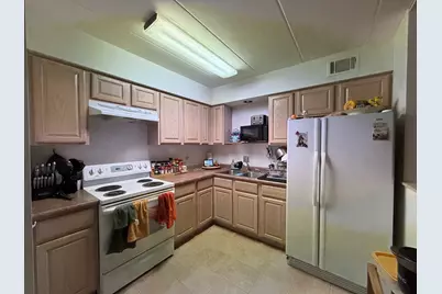 10002 S Pulaski Road #207, Oak Lawn, IL 60453 - Photo 3