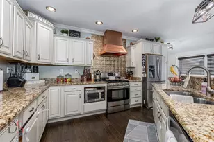 204 N Woodland Ave, Oglesby, IL 61348 - Photo 9