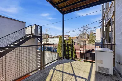 1042 S Oakley Boulevard #1, Chicago, IL 60612 - Photo 17