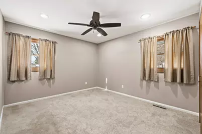 4911 Redbird Lane, Crystal Lake, IL 60012 - Photo 17