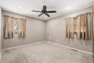 4911 Redbird Ln, Crystal Lake, IL 60012 - Photo 17