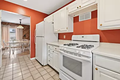 4911 Redbird Lane, Crystal Lake, IL 60012 - Photo 7