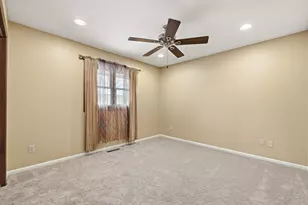 4911 Redbird Ln, Crystal Lake, IL 60012 - Photo 19