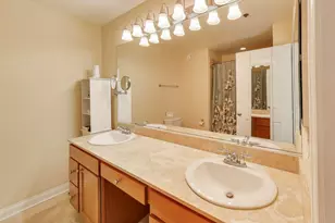 230 W Division St, Chicago, IL 60610 - Photo 21