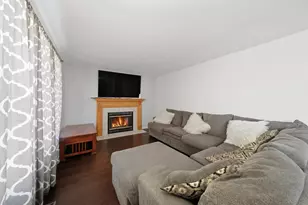 370 Dartmoor Ave, Romeoville, IL 60446 - Photo 17