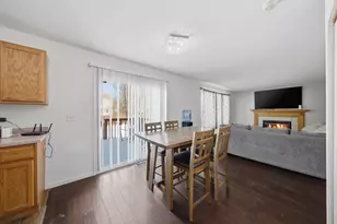 370 Dartmoor Ave, Romeoville, IL 60446 - Photo 15