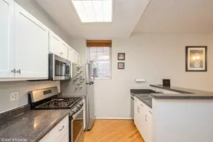 647 W Sheridan Rd, Chicago, IL 60613 - Photo 11