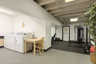 647 W Sheridan Rd, Chicago, IL 60613 - Photo 15