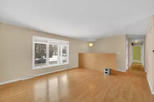 483 Forest Preserve Dr, Wood Dale, IL 60191 - Photo 7