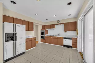 483 Forest Preserve Dr, Wood Dale, IL 60191 - Photo 9