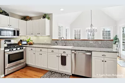 387 Long Hill Road, Gurnee, IL 60031 - Photo 11