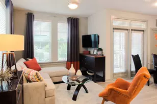 690 E Algonquin Rd, Schaumburg, IL 60173 - Photo 7