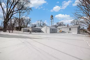 225 Sunrise Ave, Willowbrook, IL 60527 - Photo 3