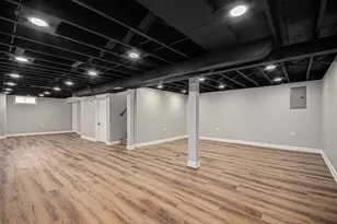 225 Sunrise Ave, Willowbrook, IL 60527 - Photo 15