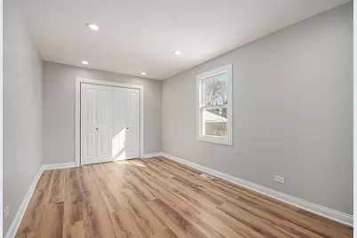 225 Sunrise Avenue, Willowbrook, IL 60527 - Photo 13