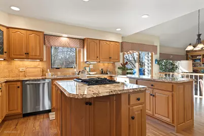 17804 W Pond Ridge Circle, Gurnee, IL 60031 - Photo 11