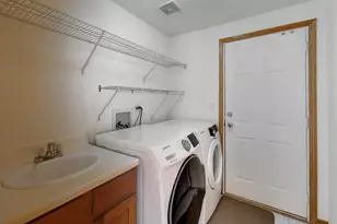 16W234 91st St, Burr Ridge, IL 60527 - Photo 19