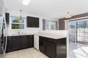 112 Waterbury Cir, Oswego, IL 60543 - Photo 5