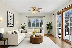 1216 E Elm St, Wheaton, IL 60189 - Photo 9