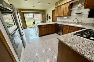 5312 Pratt Ave, Skokie, IL 60077 - Photo 5