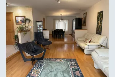 5312 Pratt Avenue, Skokie, IL 60077 - Photo 3