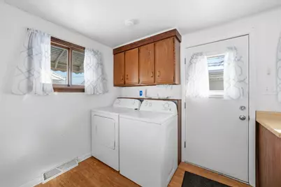 8765 S Beck Place, Hometown, IL 60456 - Photo 11