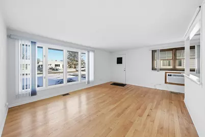 8765 S Beck Place, Hometown, IL 60456 - Photo 3