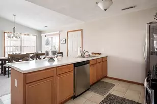 10138 Monarch Blvd, Roscoe, IL 61073 - Photo 15