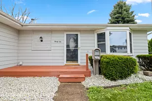 22 Emery Dr, Bourbonnais, IL 60914 - Photo 3