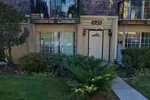 1125 Pleasant Run Dr, Wheeling, IL 60090 - Photo 1