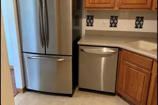 1125 Pleasant Run Dr, Wheeling, IL 60090 - Photo 9