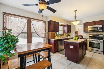 275 N Fiore Parkway, Vernon Hills, IL 60061 - Photo 9