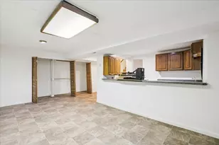 275 N Fiore Pkwy, Vernon Hills, IL 60061 - Photo 21