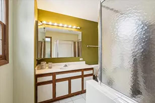 275 N Fiore Pkwy, Vernon Hills, IL 60061 - Photo 17