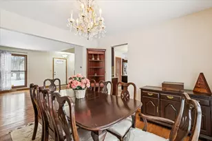 275 N Fiore Pkwy, Vernon Hills, IL 60061 - Photo 13