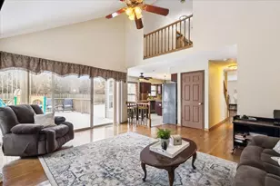 275 N Fiore Pkwy, Vernon Hills, IL 60061 - Photo 3