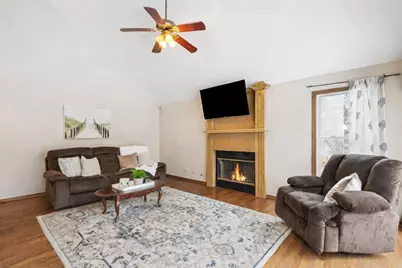 275 N Fiore Parkway, Vernon Hills, IL 60061 - Photo 11