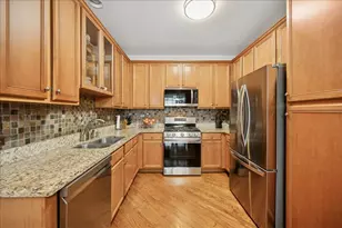 2710 Langley Cir, Glenview, IL 60025 - Photo 7