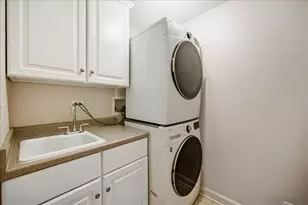 2710 Langley Cir, Glenview, IL 60025 - Photo 15