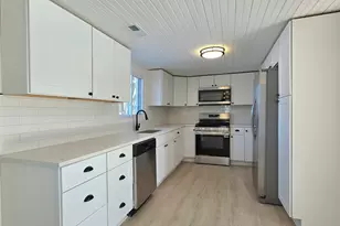 946 W Arlington Ln, Crete, IL 60417 - Photo 5