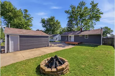 2210 N Fairmount Street, Davenport, IA 52804 - Photo 5